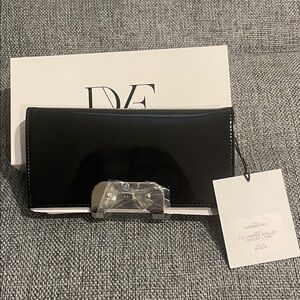 Diane Von Furstenberg Black Patent Leather Harper Continental Wallet